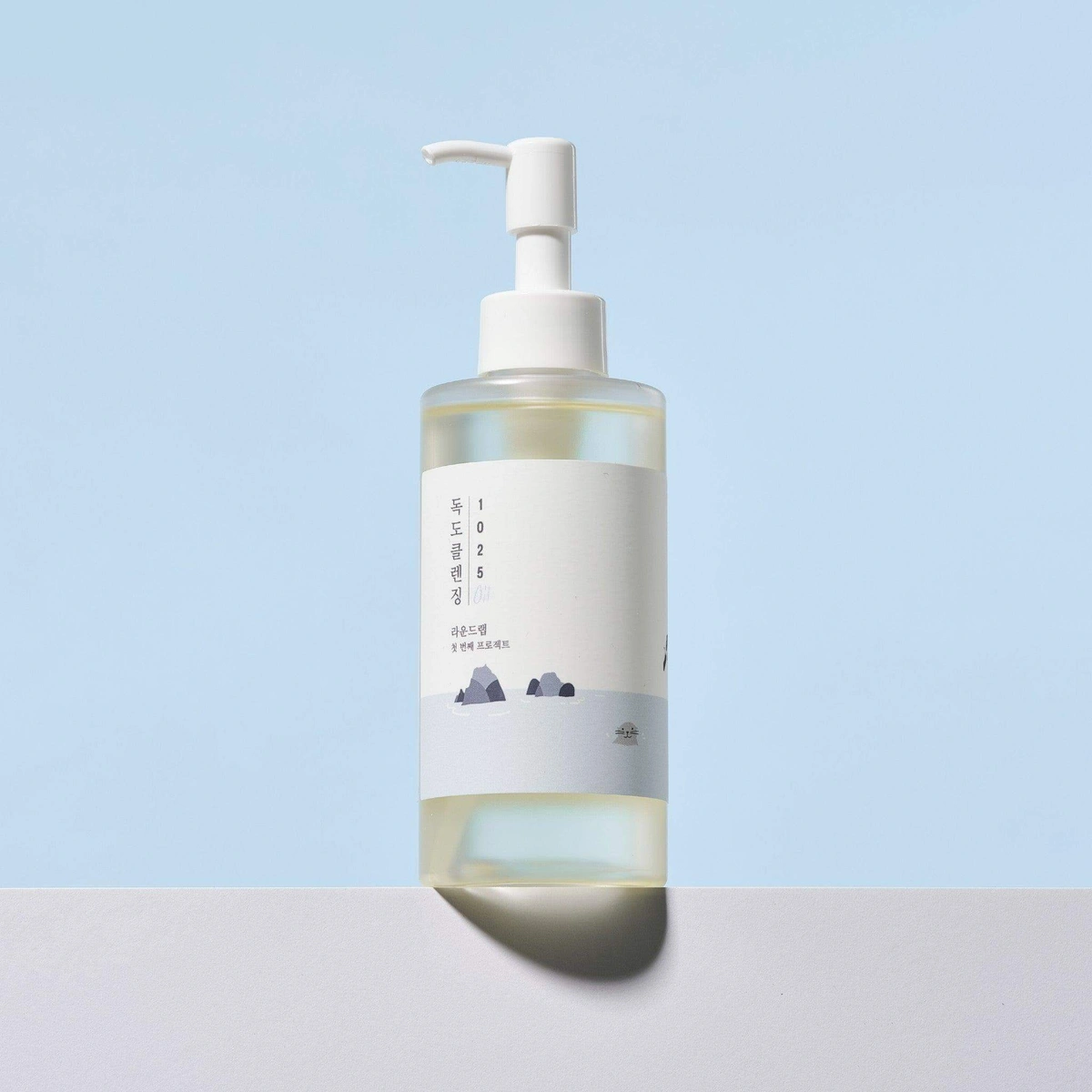 1025 Dokdo Cleansing Oil by Round Lab